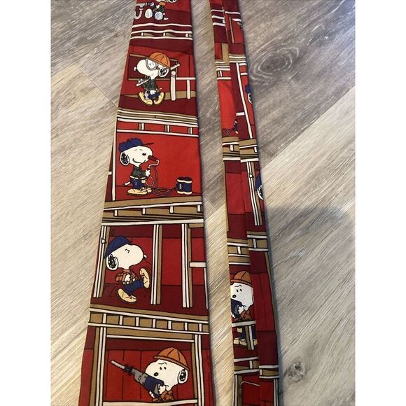 Peanuts Snoopy Mr. Fix It Red Silk Tie Made in USA Vintage - Picture 5 of 5
